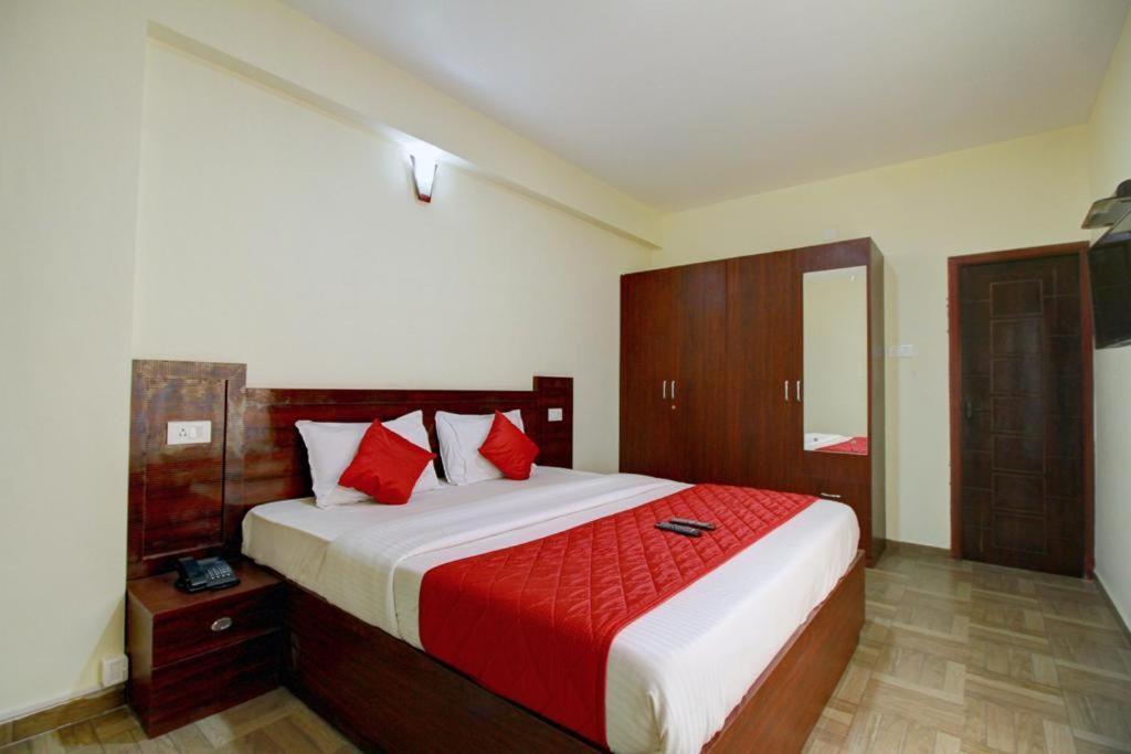 Pinehill Suits Ooty Exterior photo